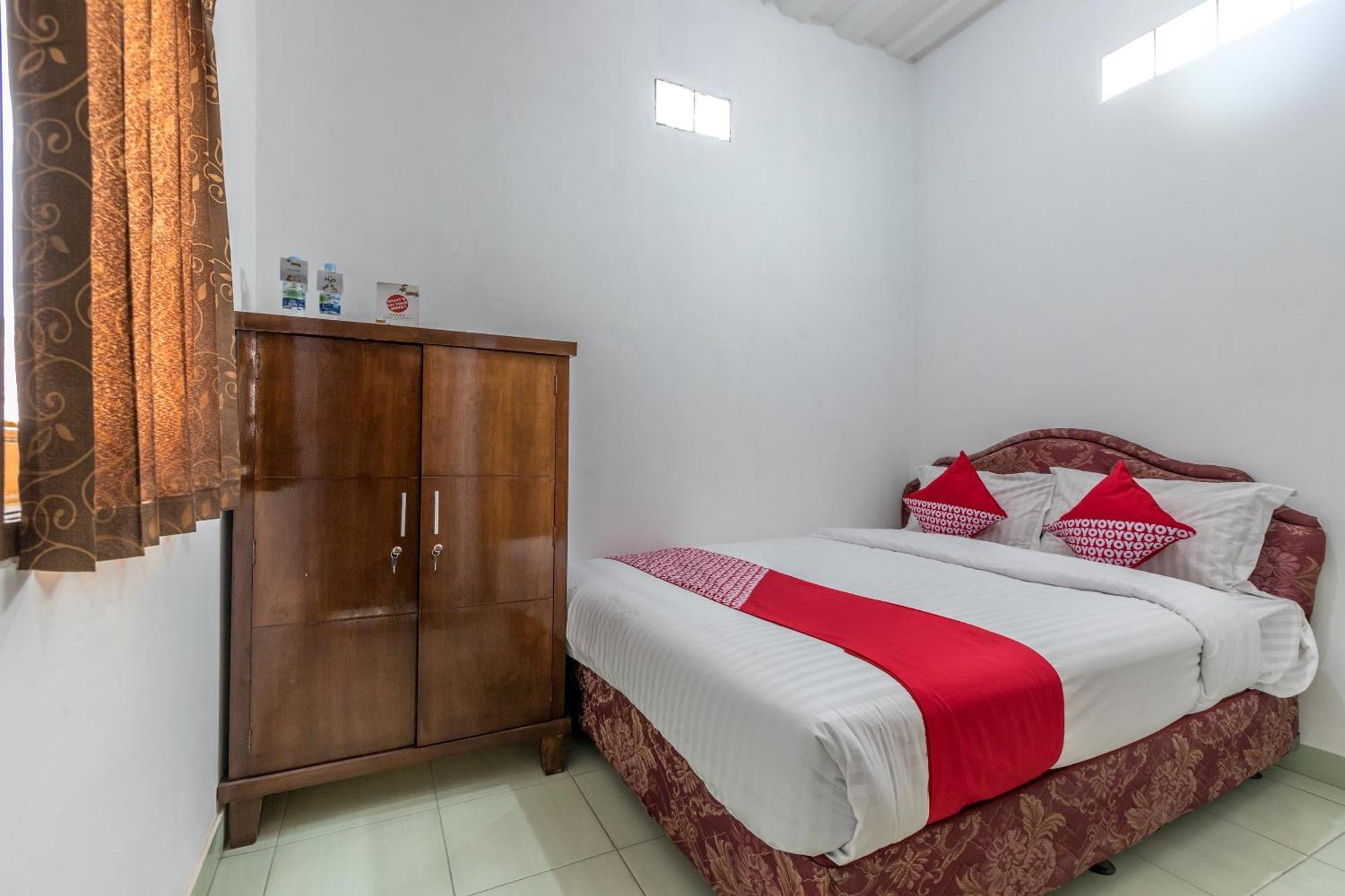 Oyo 1082 Kost Arie 1 Hotel Jakarta Ngoại thất bức ảnh