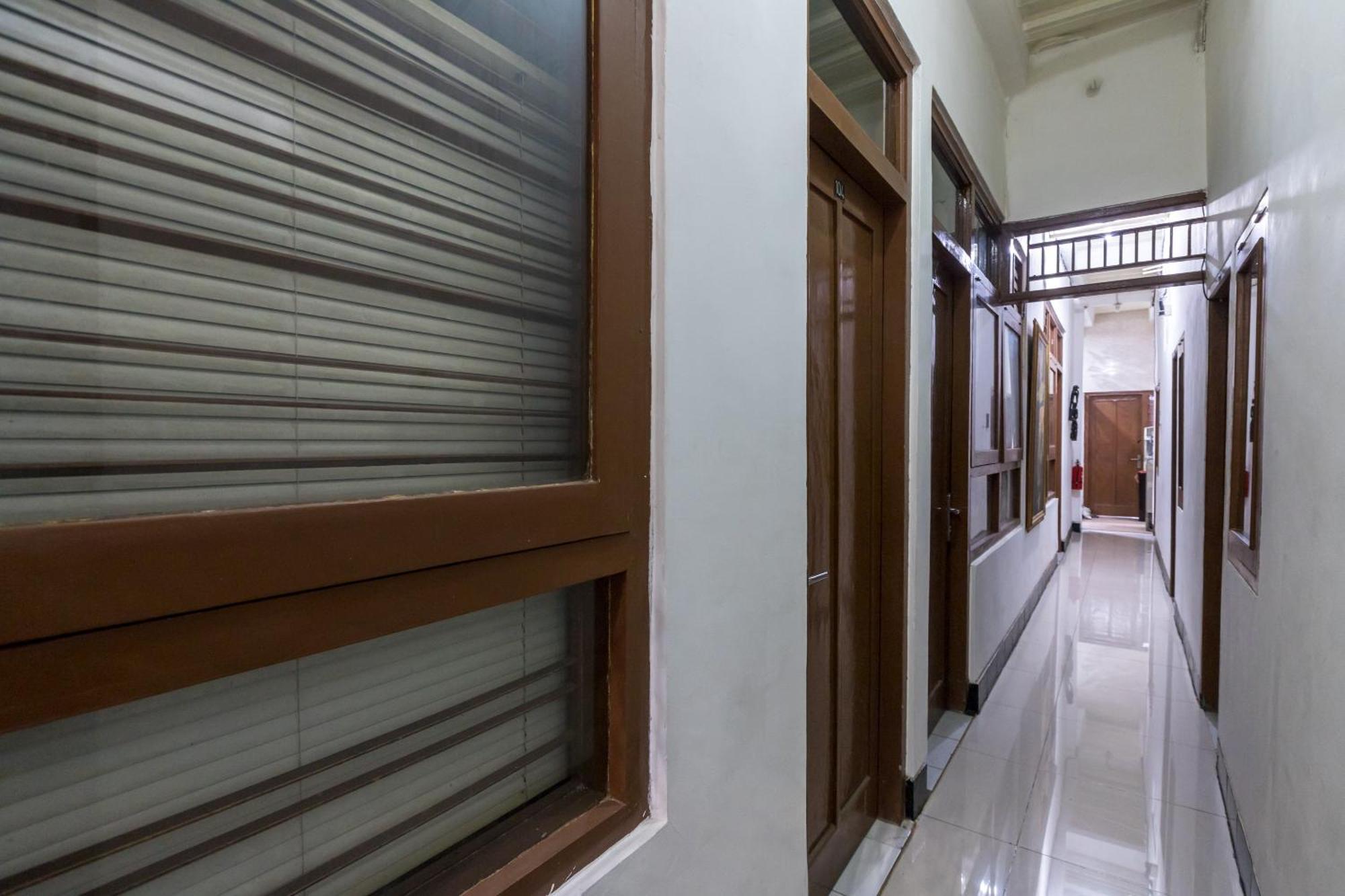 Oyo 1082 Kost Arie 1 Hotel Jakarta Ngoại thất bức ảnh