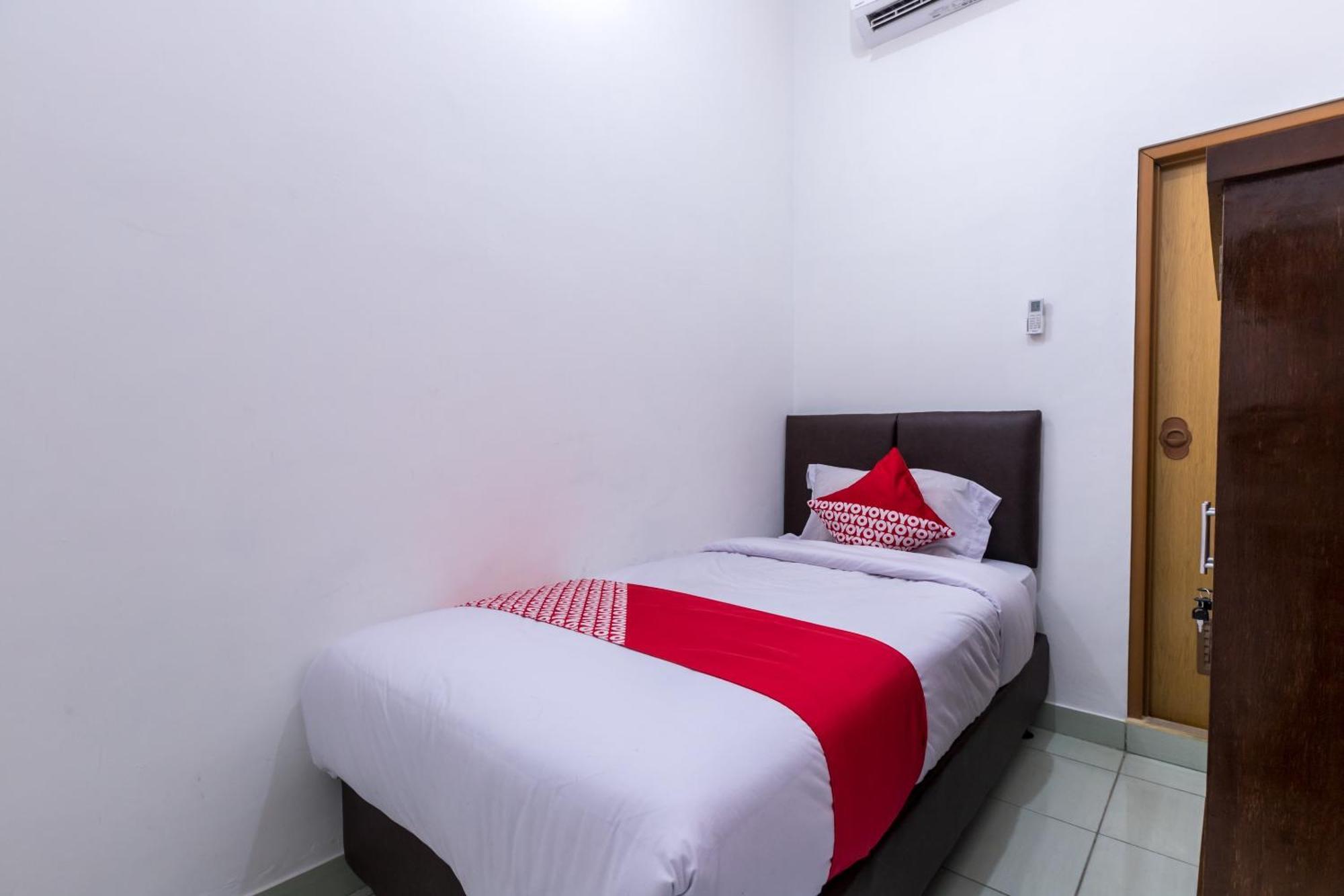 Oyo 1082 Kost Arie 1 Hotel Jakarta Ngoại thất bức ảnh