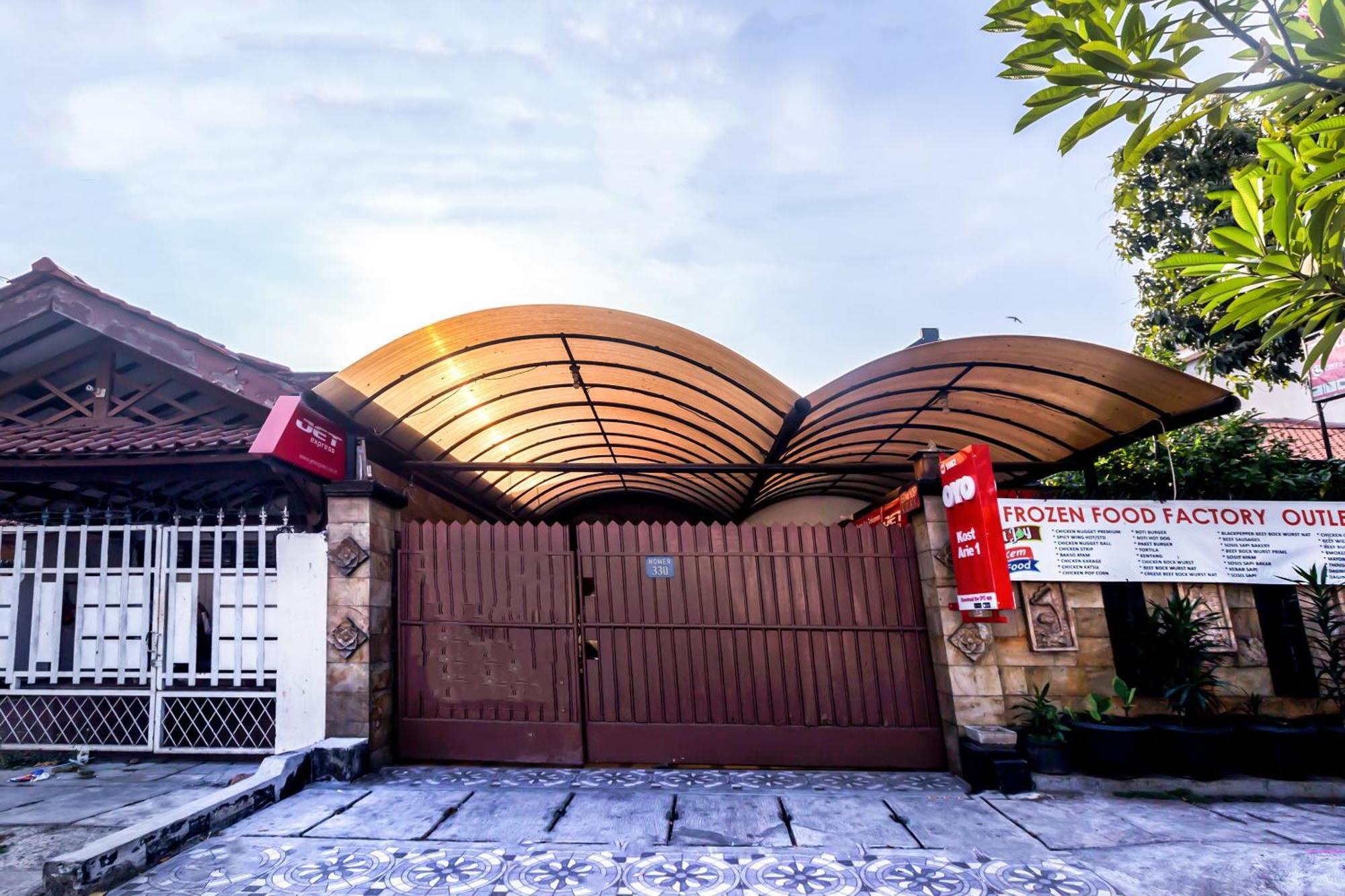Oyo 1082 Kost Arie 1 Hotel Jakarta Ngoại thất bức ảnh