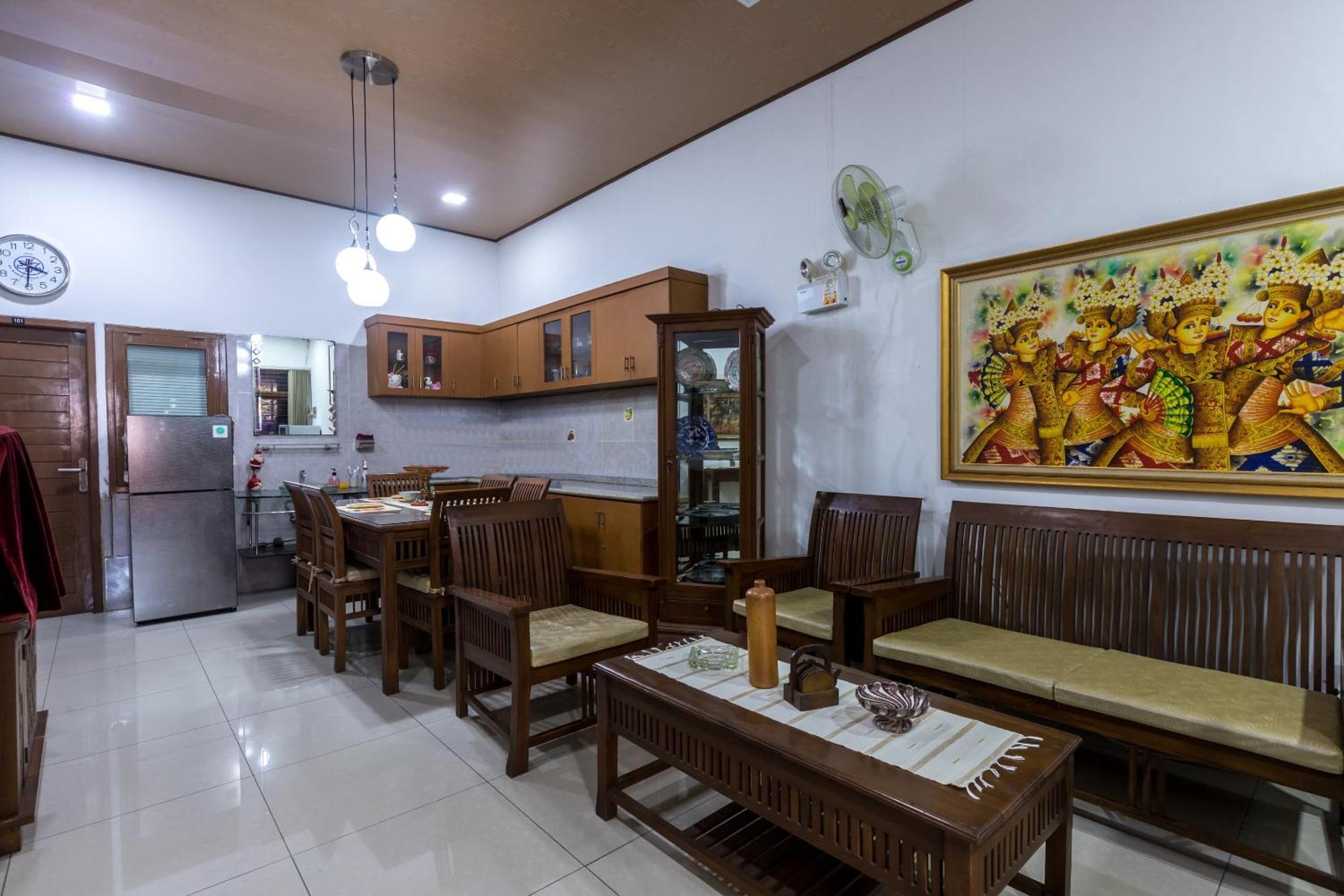 Oyo 1082 Kost Arie 1 Hotel Jakarta Ngoại thất bức ảnh